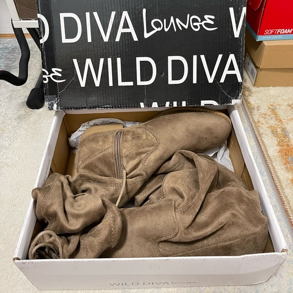 NWT Women’s Size 7 Wild Diva Oksana Over The Knee Drawstring Boot In Taupe Color - Picture 11 of 11